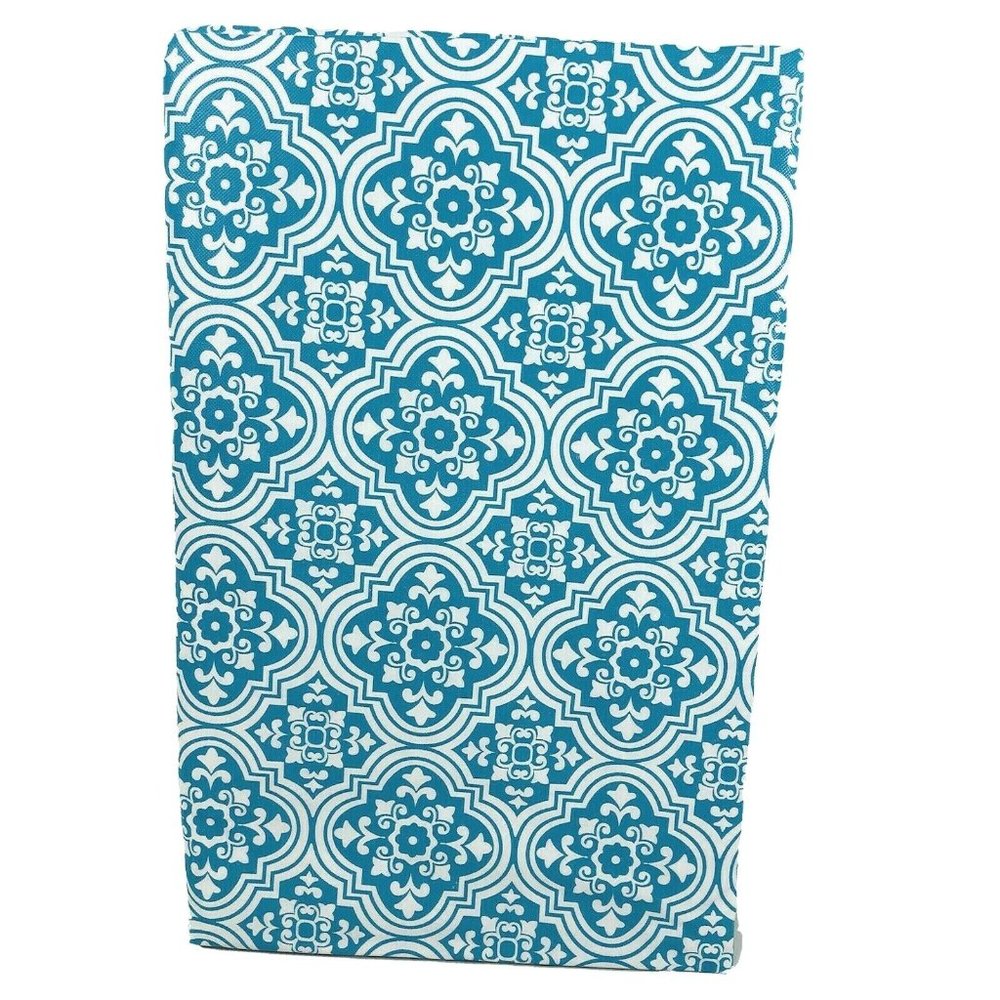 Outdoor Vinyl Tablecloth with Umbrella Hole and Zipper Blue Medallions 70 in Rd.